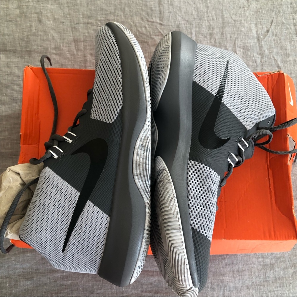 NEW nike air precision wolf grey/ black size 12